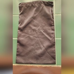 Gyvenchy dust bag